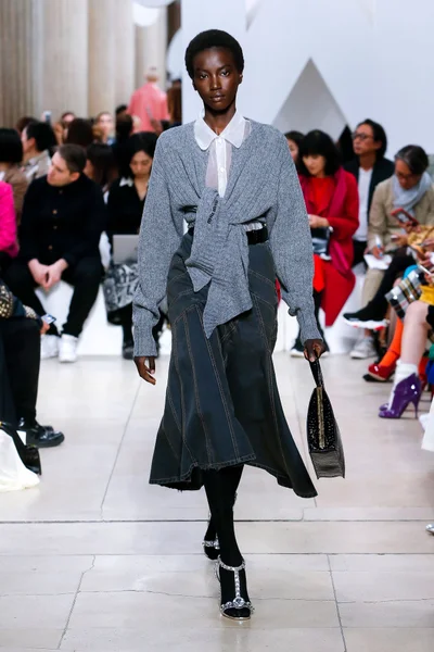 Look 32